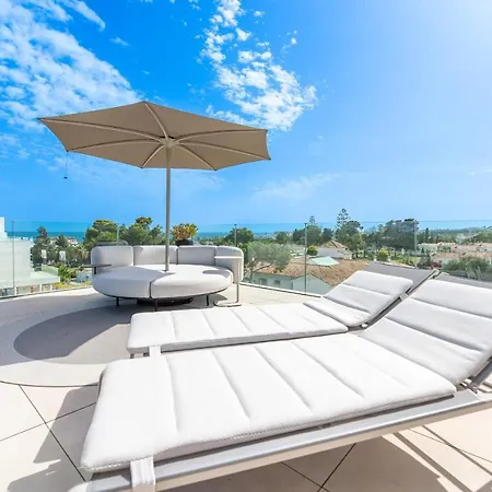 Apartment About Benalus Sky